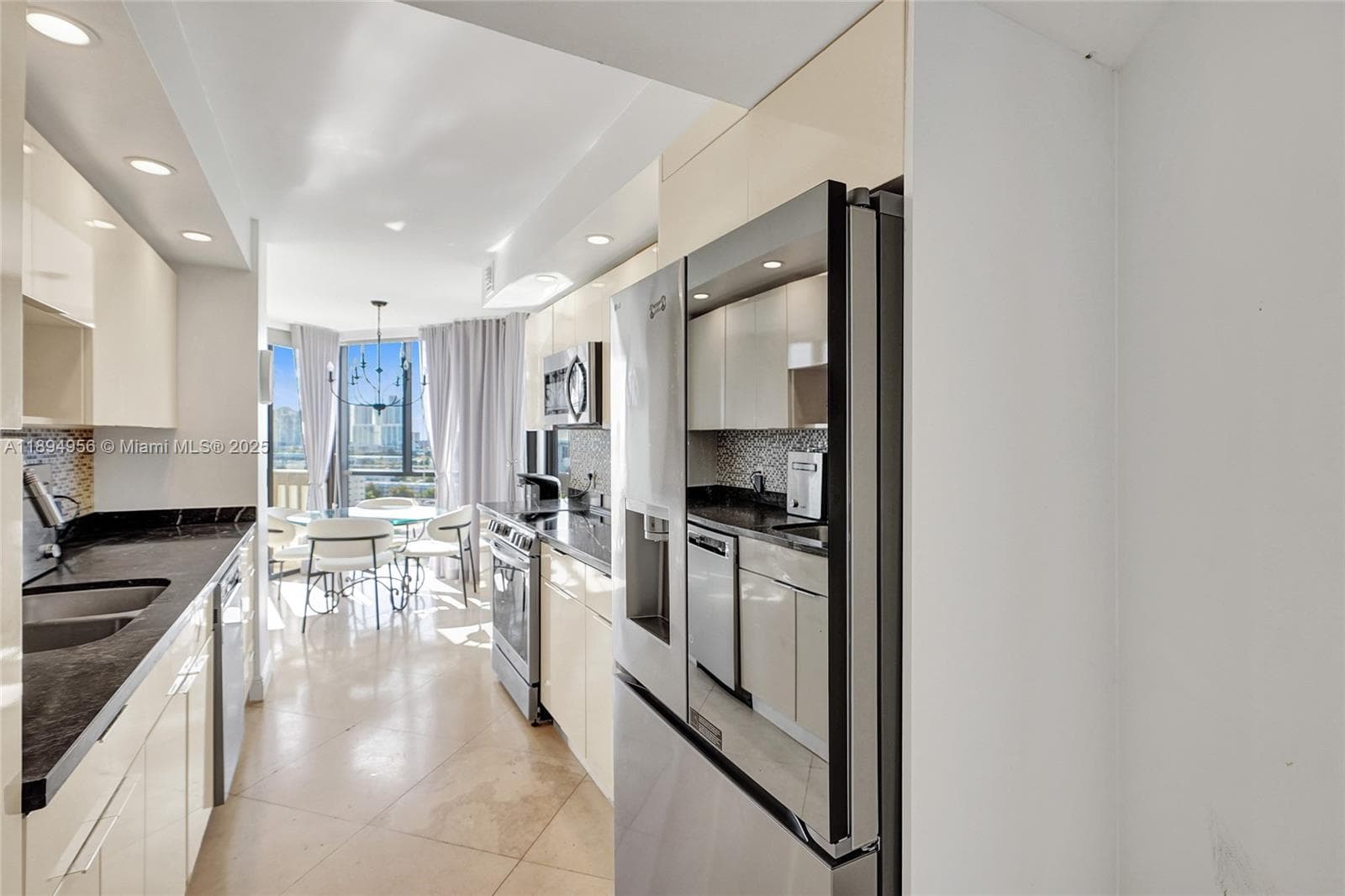 1000 E Island Blvd # 1403, Aventura FL 33160 — 25