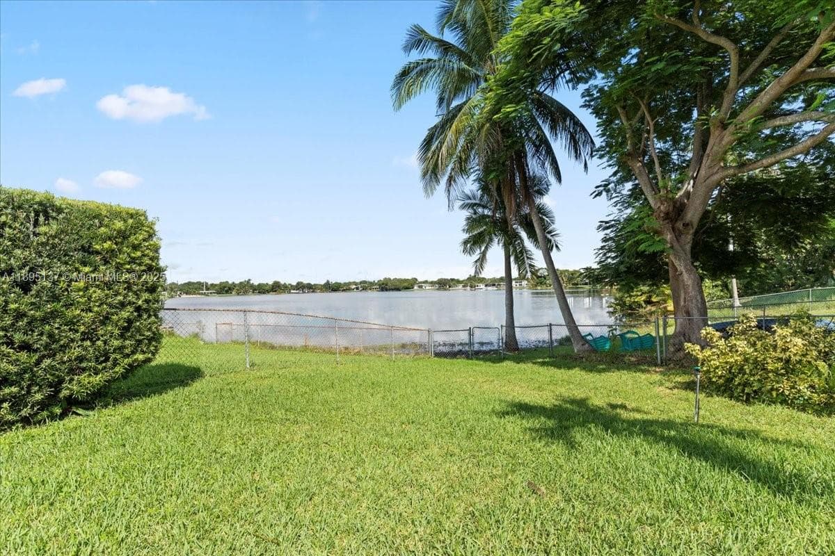 1961 NE 188th St, Miami FL 33179 — 48