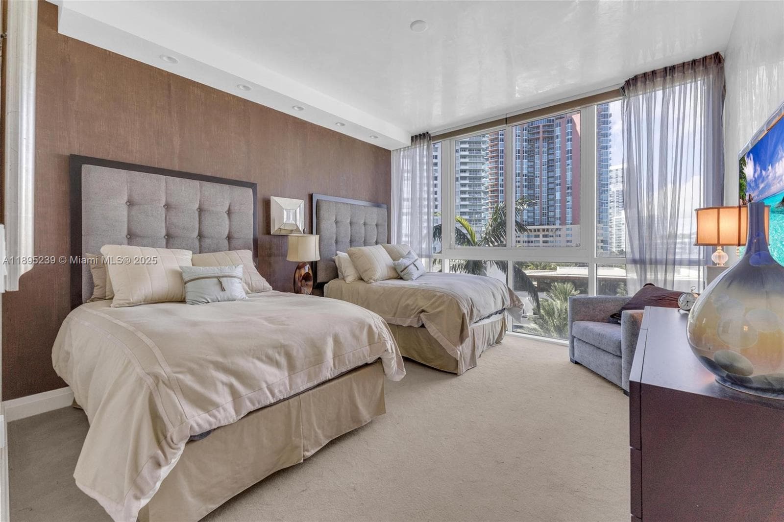 50 S Pointe Dr # 705, Miami Beach FL 33139 — 23