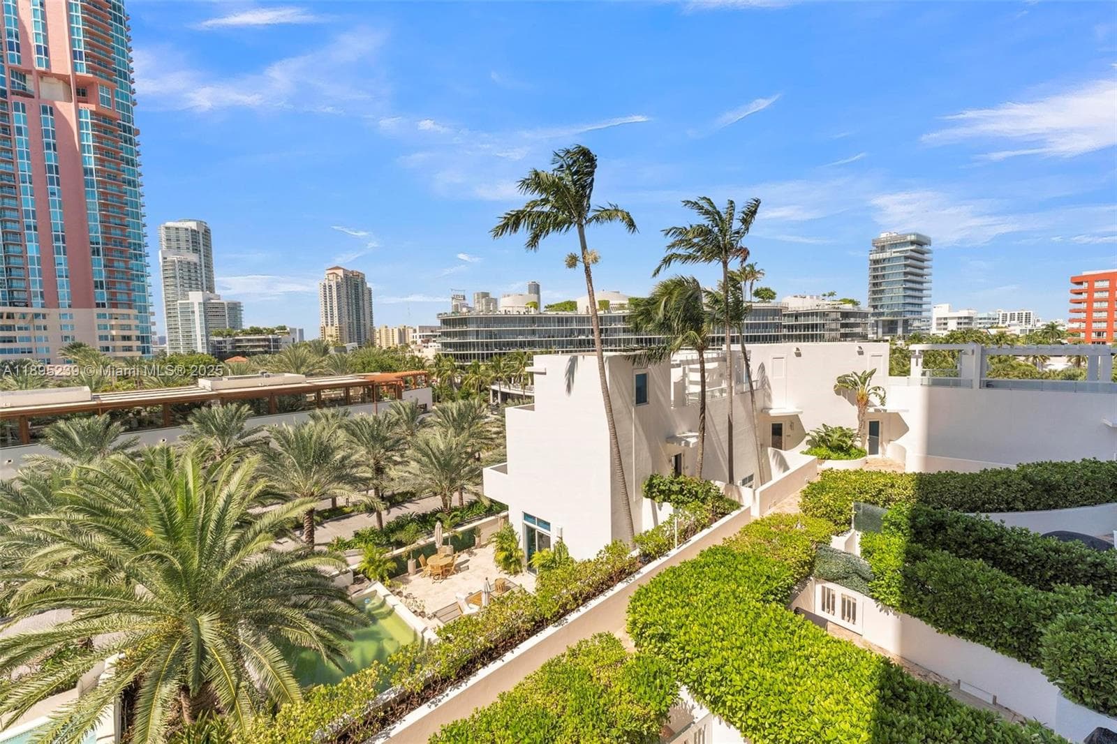 50 S Pointe Dr # 705, Miami Beach FL 33139 — 34