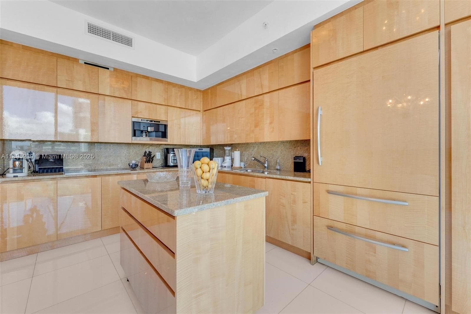 50 S Pointe Dr # 705, Miami Beach FL 33139 — 14