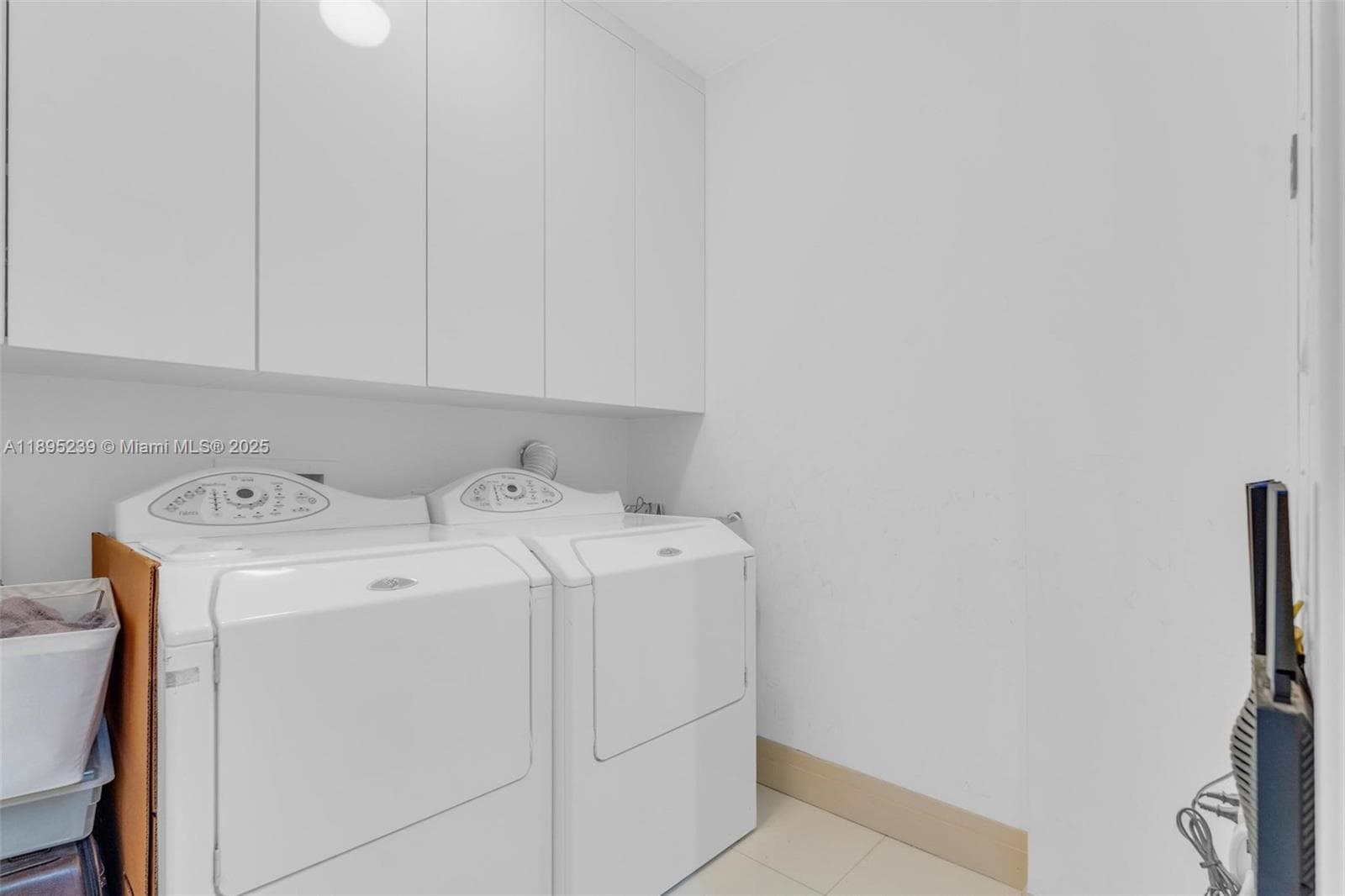 50 S Pointe Dr # 705, Miami Beach FL 33139 — 35