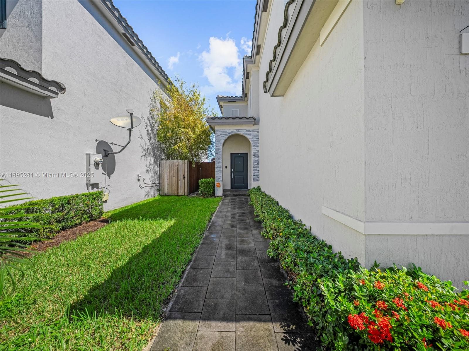 1411 SE 26th RD, Homestead FL 33035 — 62