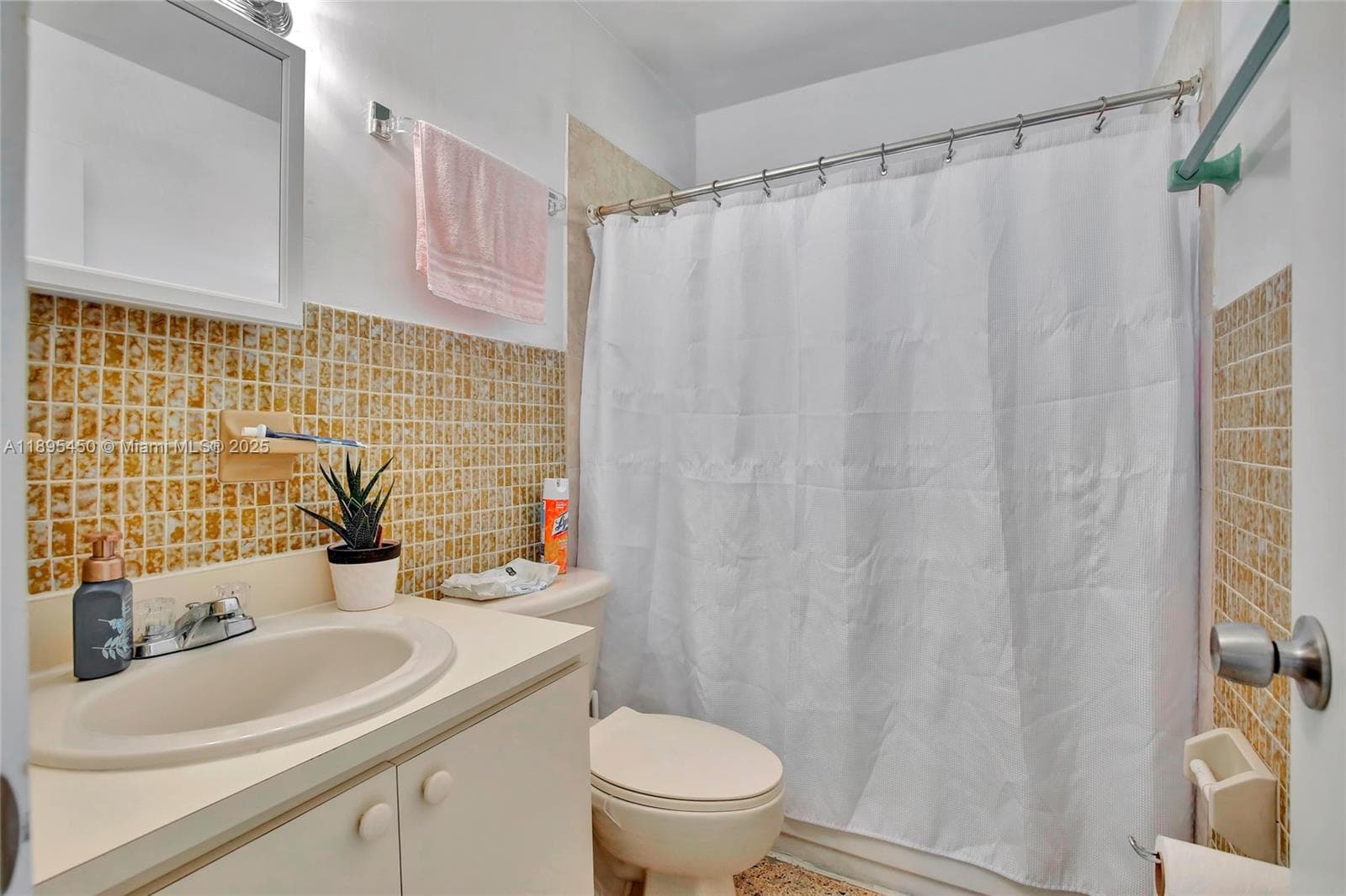 458 SW 9th St # 8, Miami FL 33130 — 12