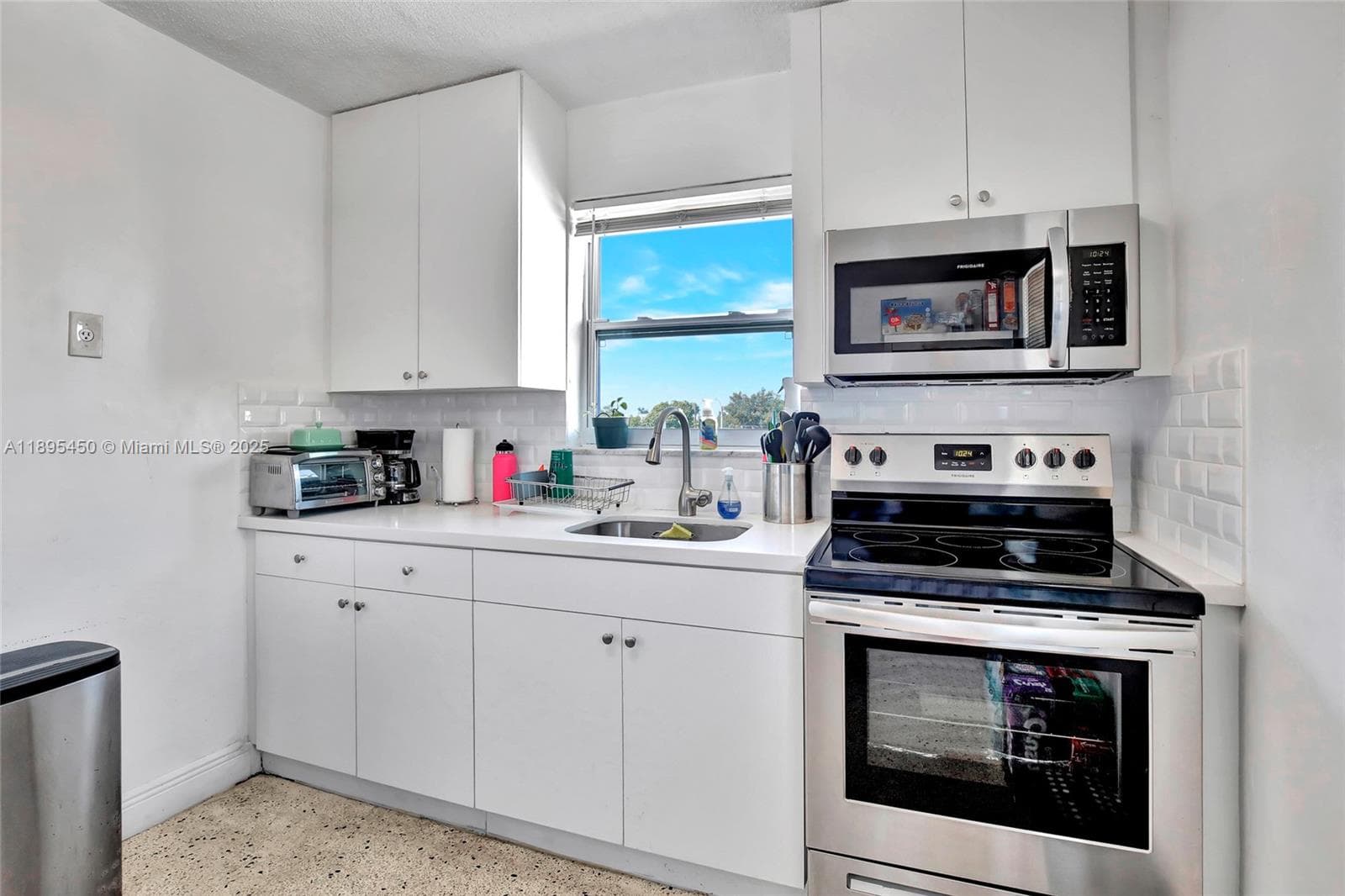 458 SW 9th St # 8, Miami FL 33130 — 9
