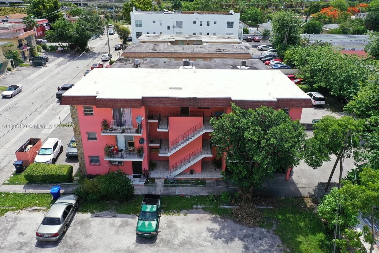 458 SW 9th St # 8, Miami FL 33130 — 19