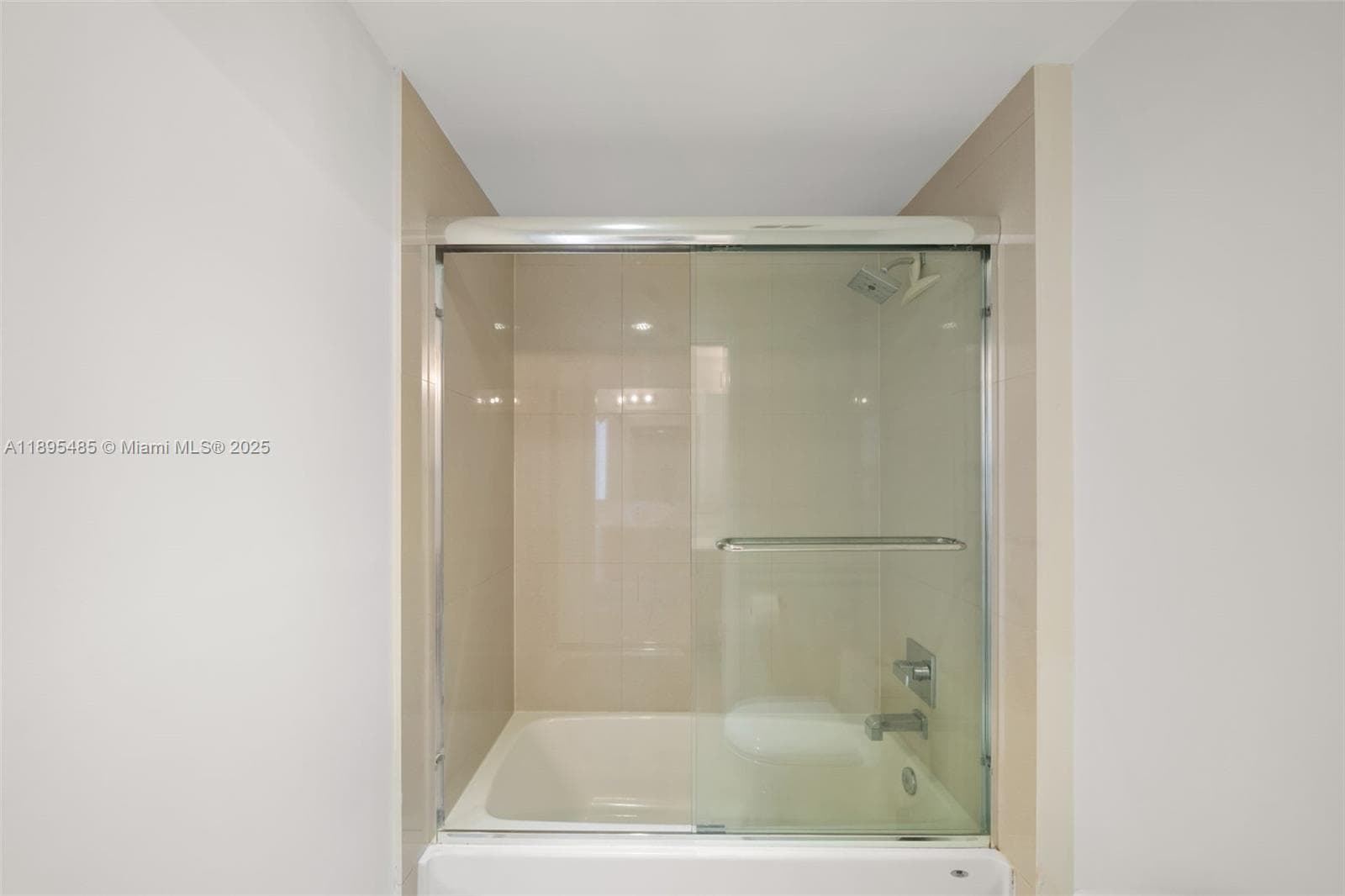 600 NE 27th St # 3105, Miami FL 33137 — 23
