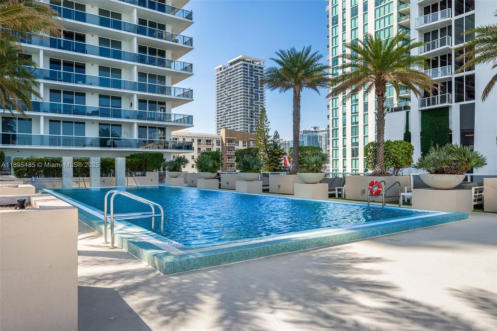 600 NE 27th St # 3105, Miami FL 33137 — 43