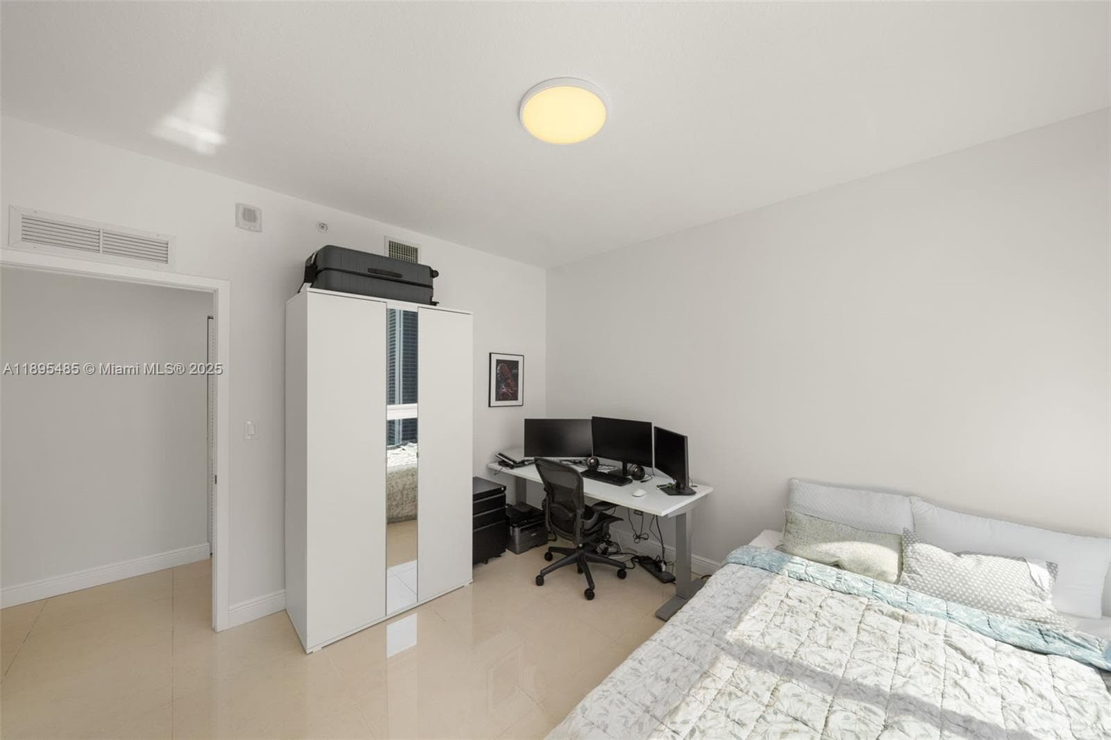 600 NE 27th St # 3105, Miami FL 33137 — 21