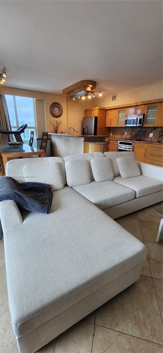 17555 SW Atlantic Blvd, Sunny Isles Beach FL 33160 — 3