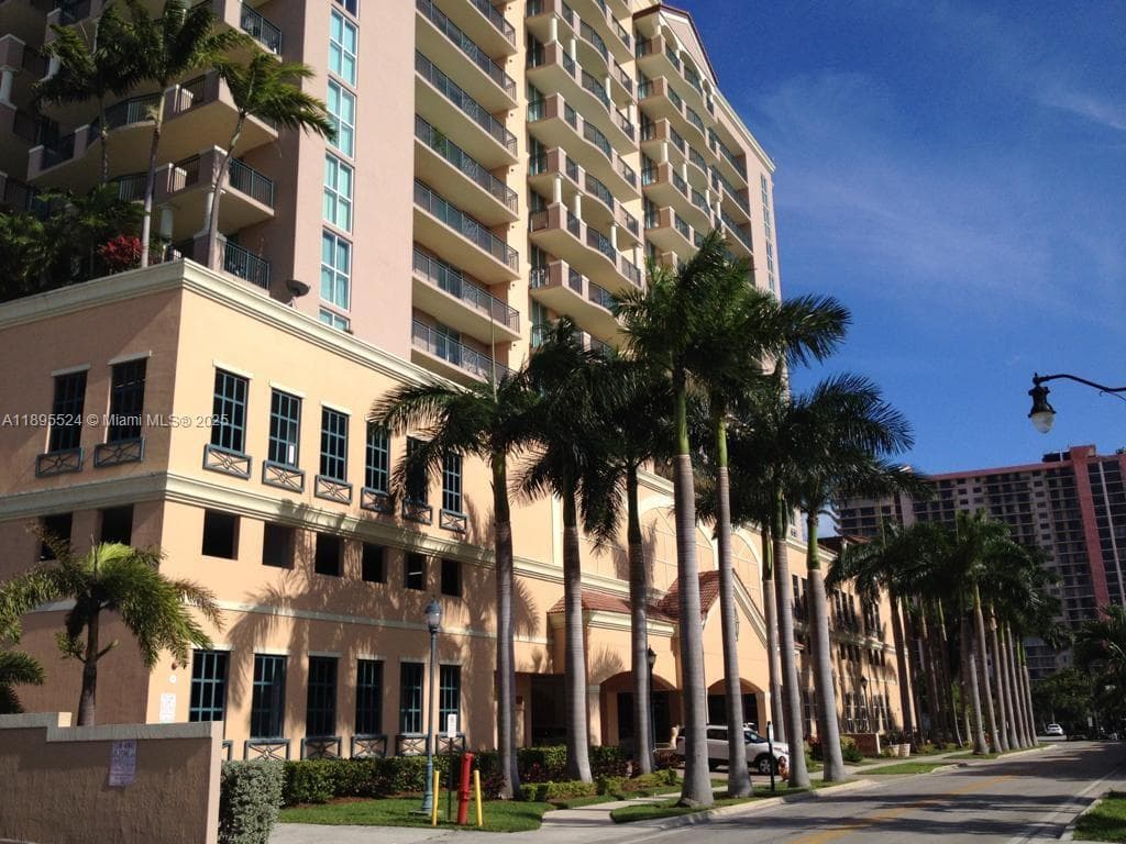 17555 SW Atlantic Blvd, Sunny Isles Beach FL 33160 — 20