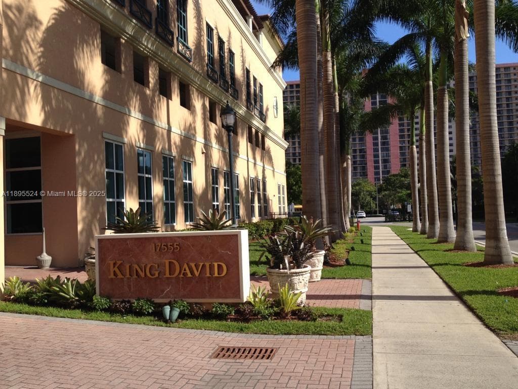 17555 SW Atlantic Blvd, Sunny Isles Beach FL 33160 — 19