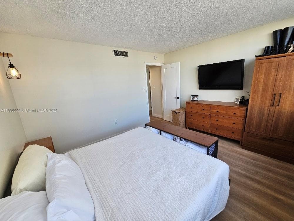 18061 Biscayne Blvd # 1602, Aventura FL 33160 — 13