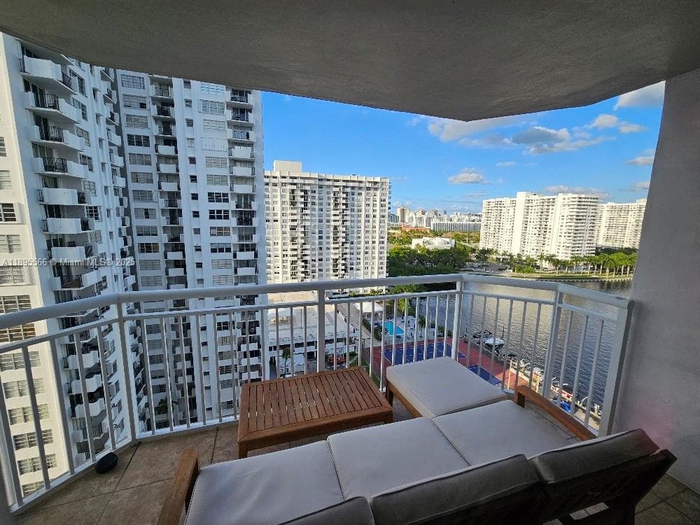 18061 Biscayne Blvd # 1602, Aventura FL 33160 — 16
