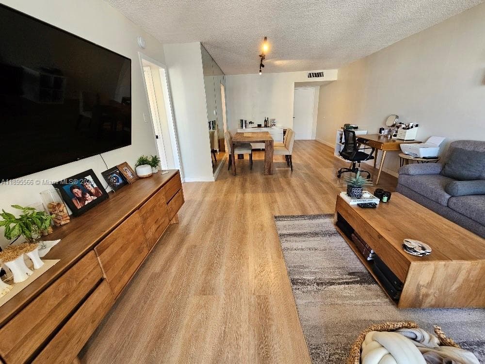18061 Biscayne Blvd # 1602, Aventura FL 33160 — 14