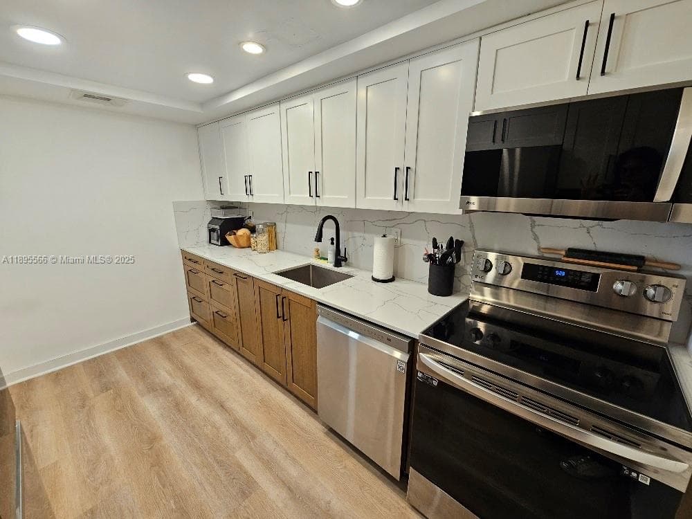 18061 Biscayne Blvd # 1602, Aventura FL 33160 — 4