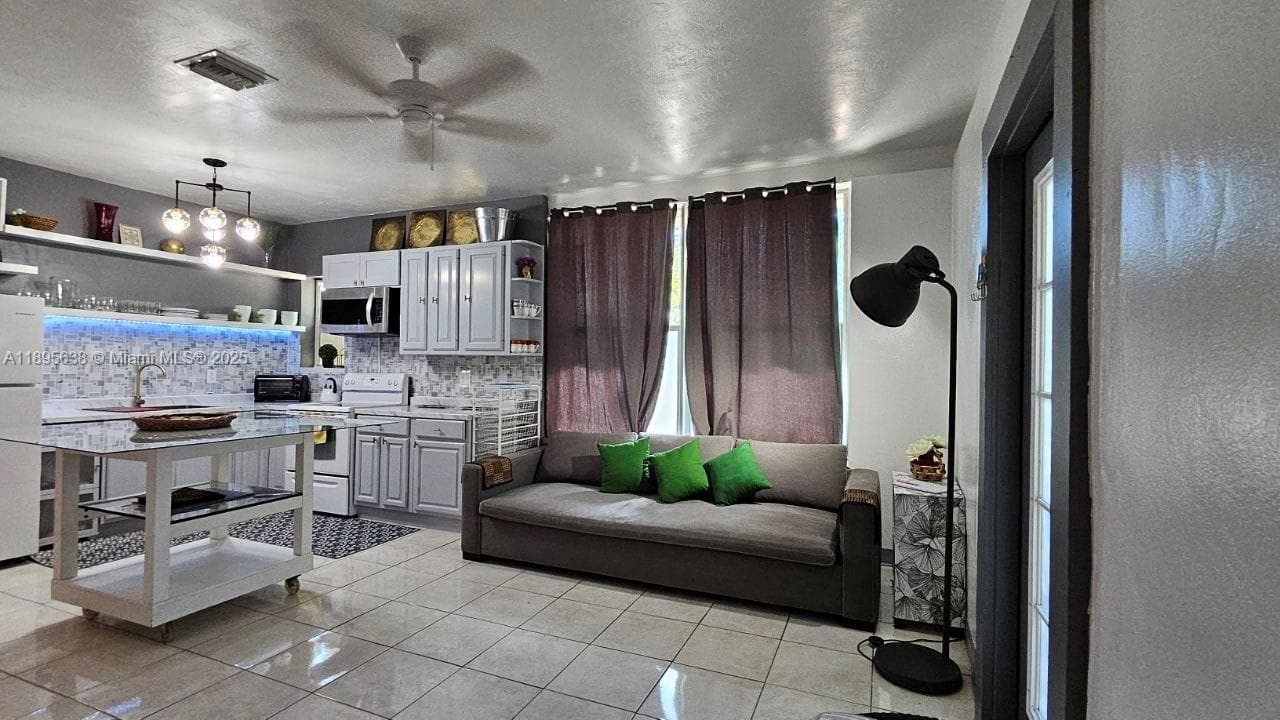 4201 SW 60th # 2, South Miami FL 33155 — 14
