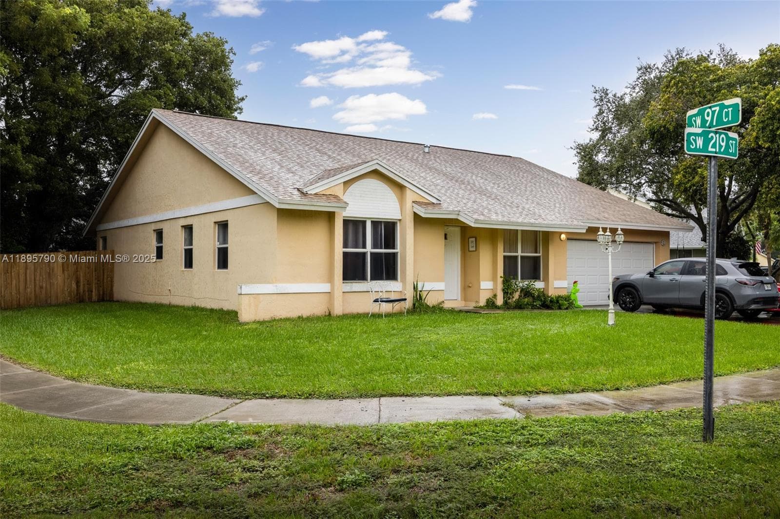 9730 SW 219th St, Cutler Bay FL 33190 — 2