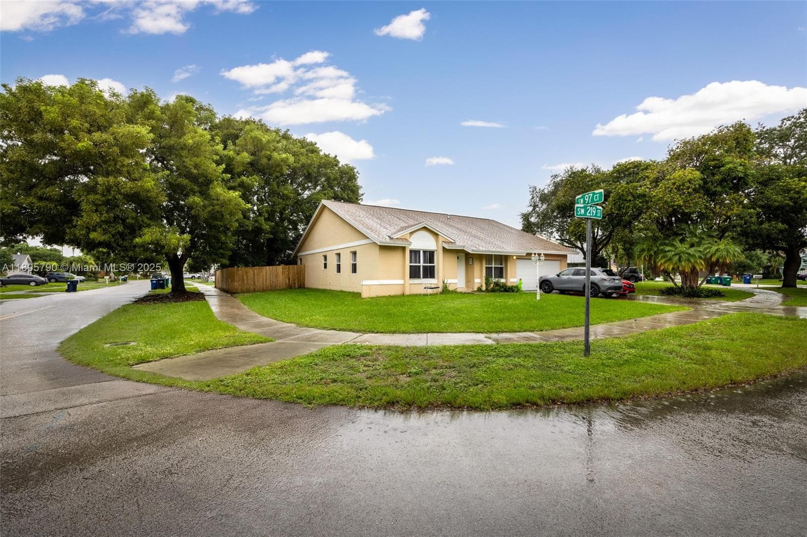 9730 SW 219th St, Cutler Bay FL 33190 — 1