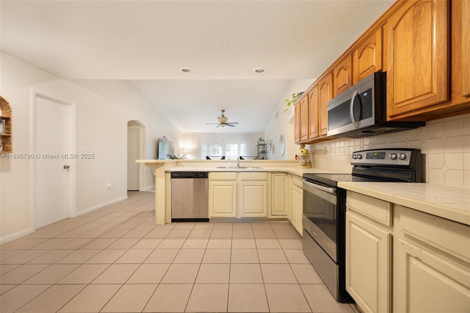 9730 SW 219th St, Cutler Bay FL 33190 — 9