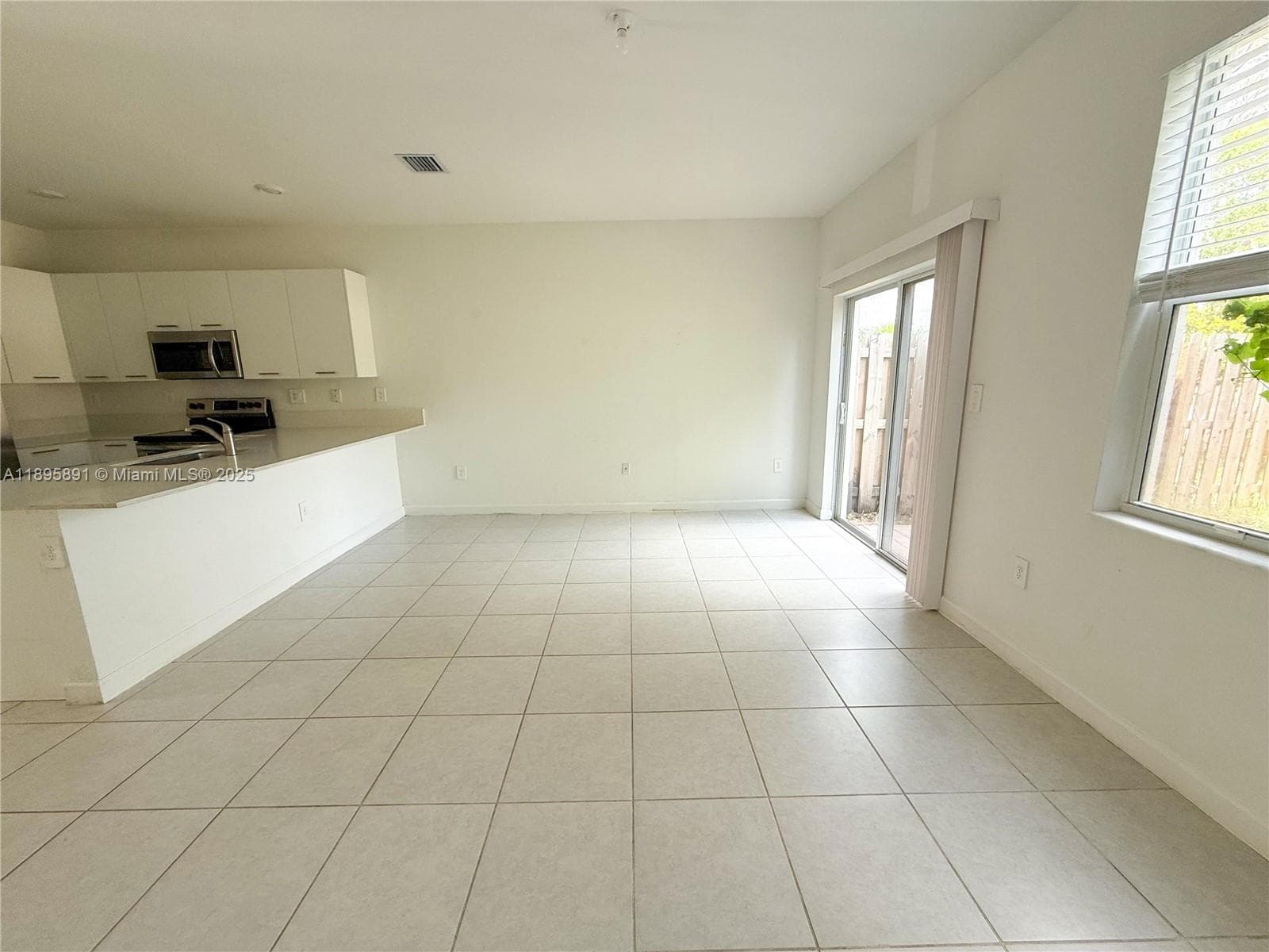 12445 NW 23rd Ct, Miami FL 33167 — 6