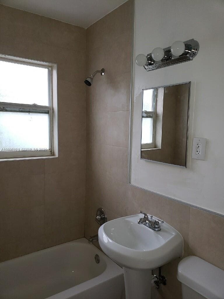 845 Michigan Ave, Miami Beach FL 33139 — 12