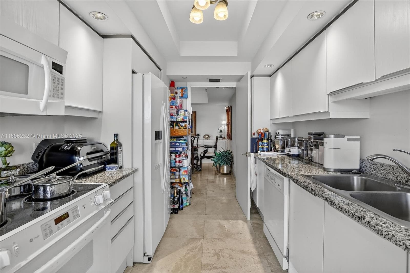 7000 Island Blvd # 903, Aventura FL 33160 — 11