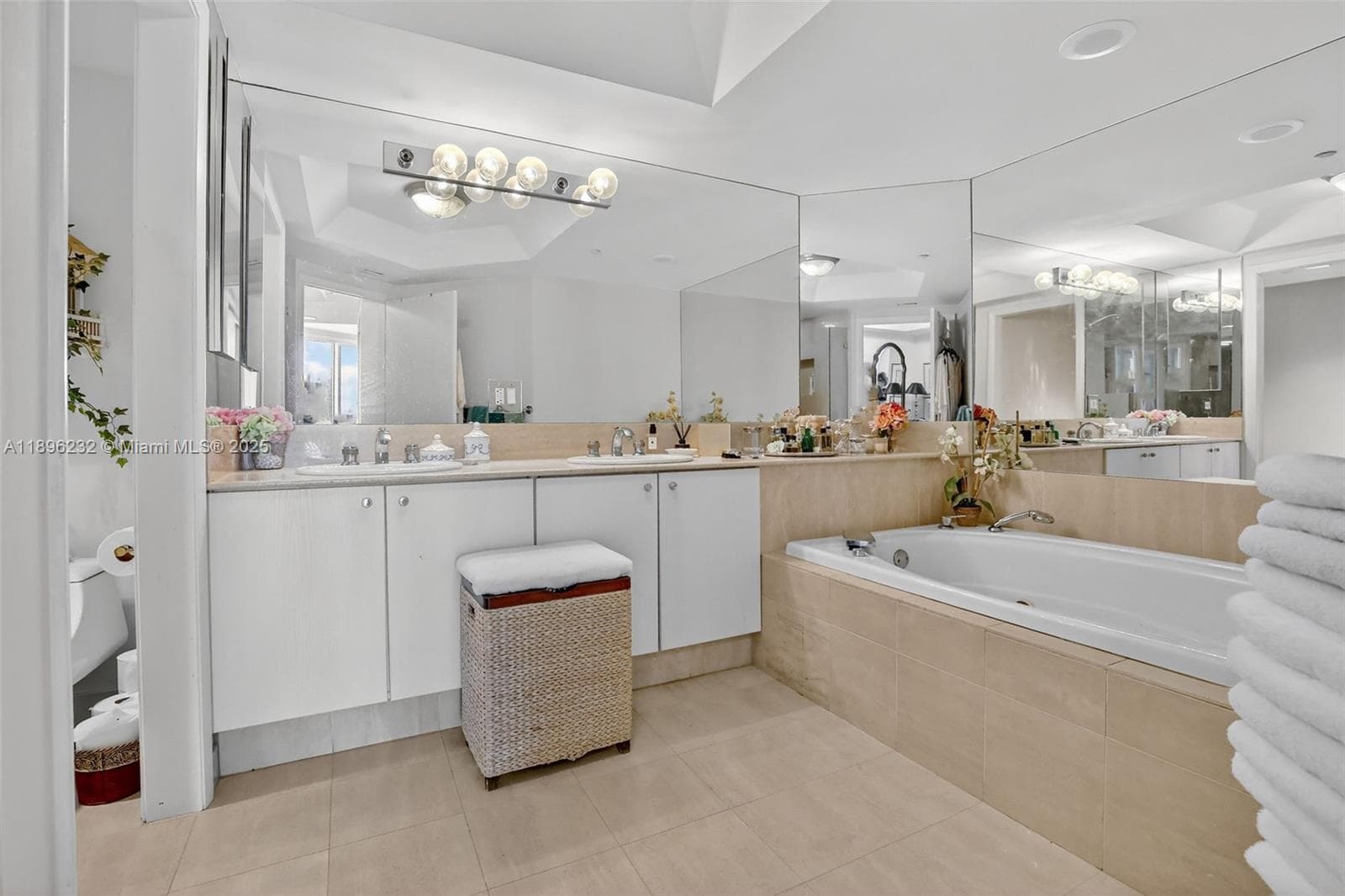 7000 Island Blvd # 903, Aventura FL 33160 — 19