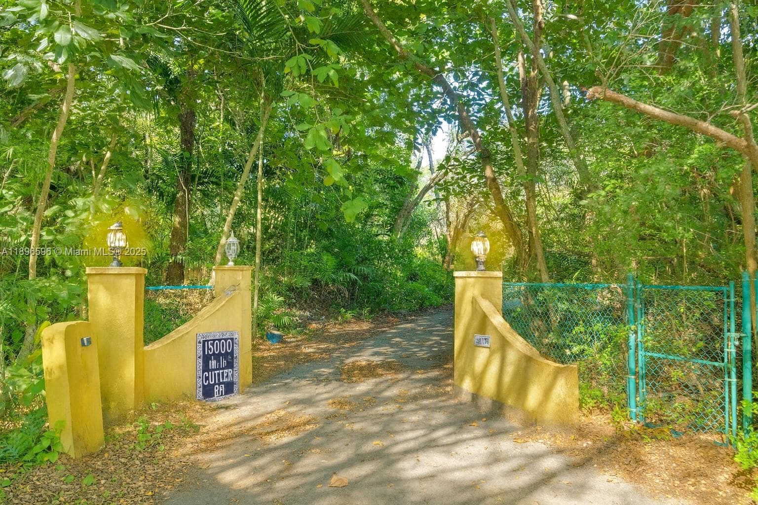 15000 Old Cutler Rd, Palmetto Bay FL 33158 — 25