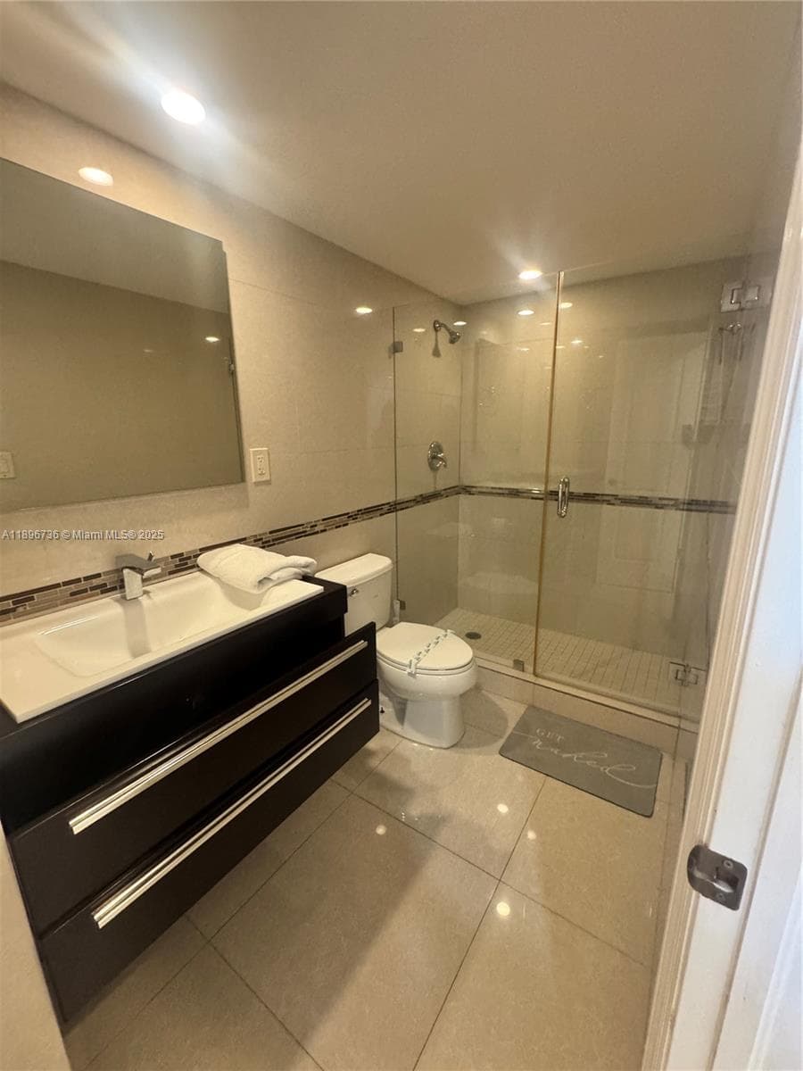 19370 Collins Ave # 1427, Sunny Isles Beach FL 33160 — 17