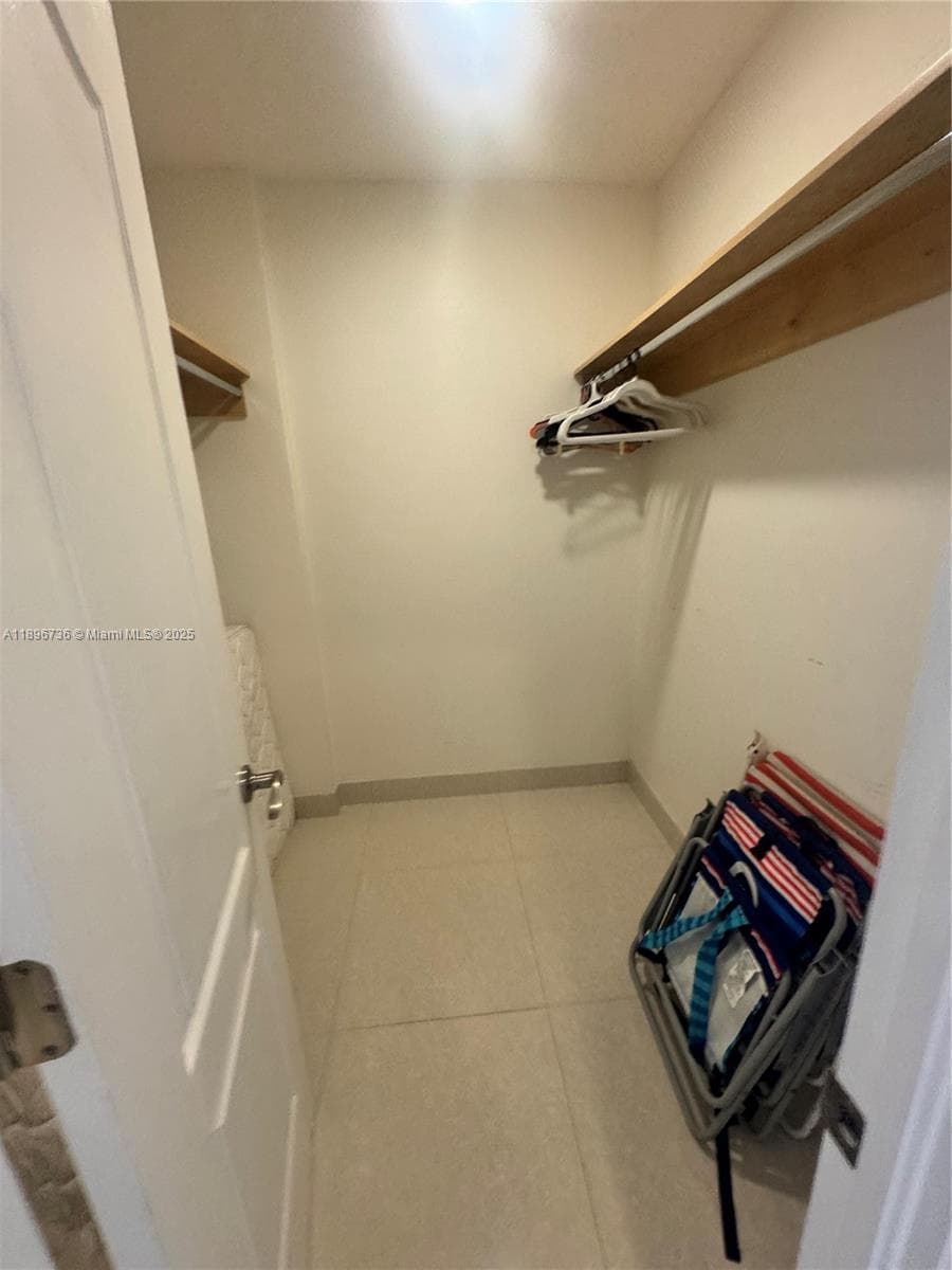 19370 Collins Ave # 1427, Sunny Isles Beach FL 33160 — 18
