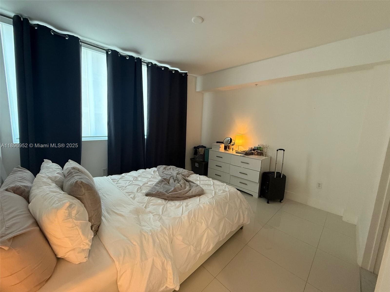 244 Biscayne Blvd # 3708, Miami FL 33132 — 27