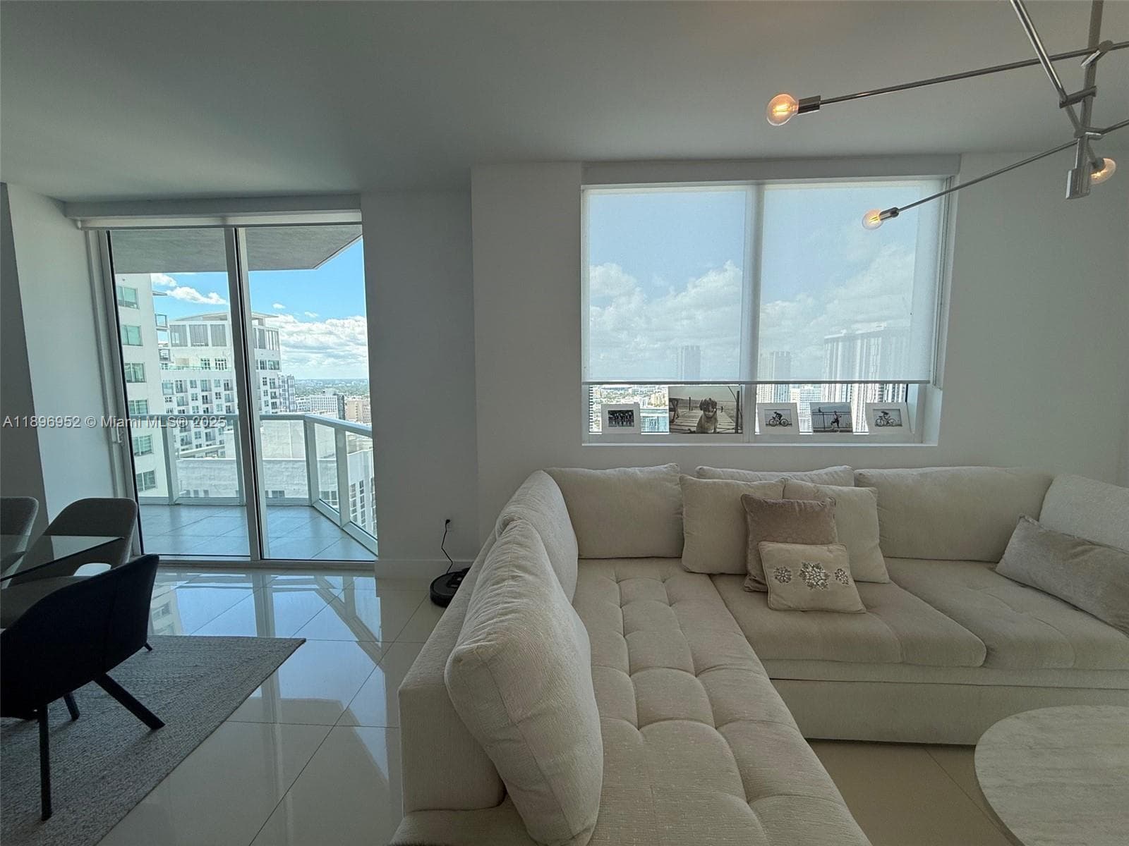 244 Biscayne Blvd # 3708, Miami FL 33132 — 17