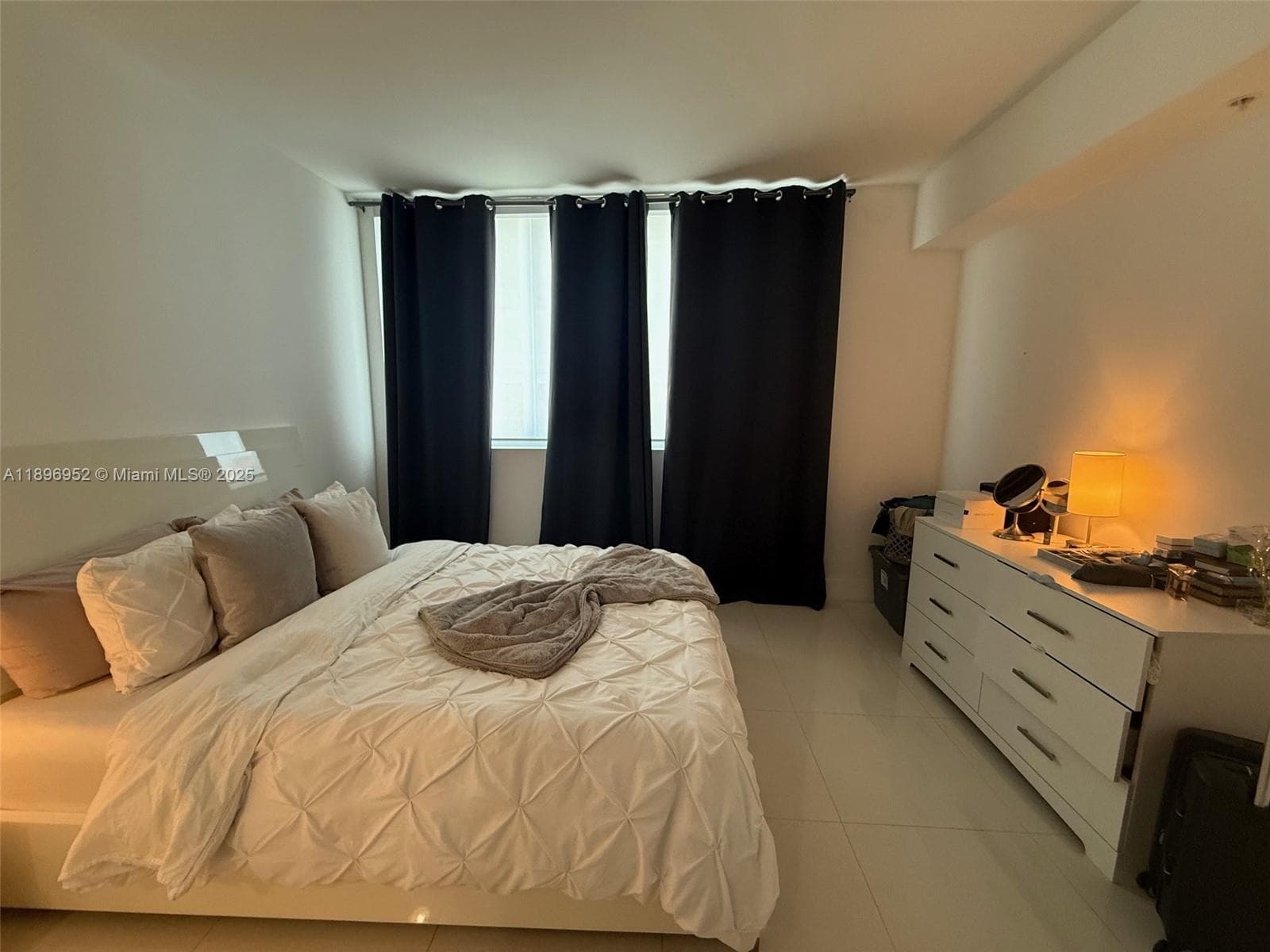244 Biscayne Blvd # 3708, Miami FL 33132 — 26