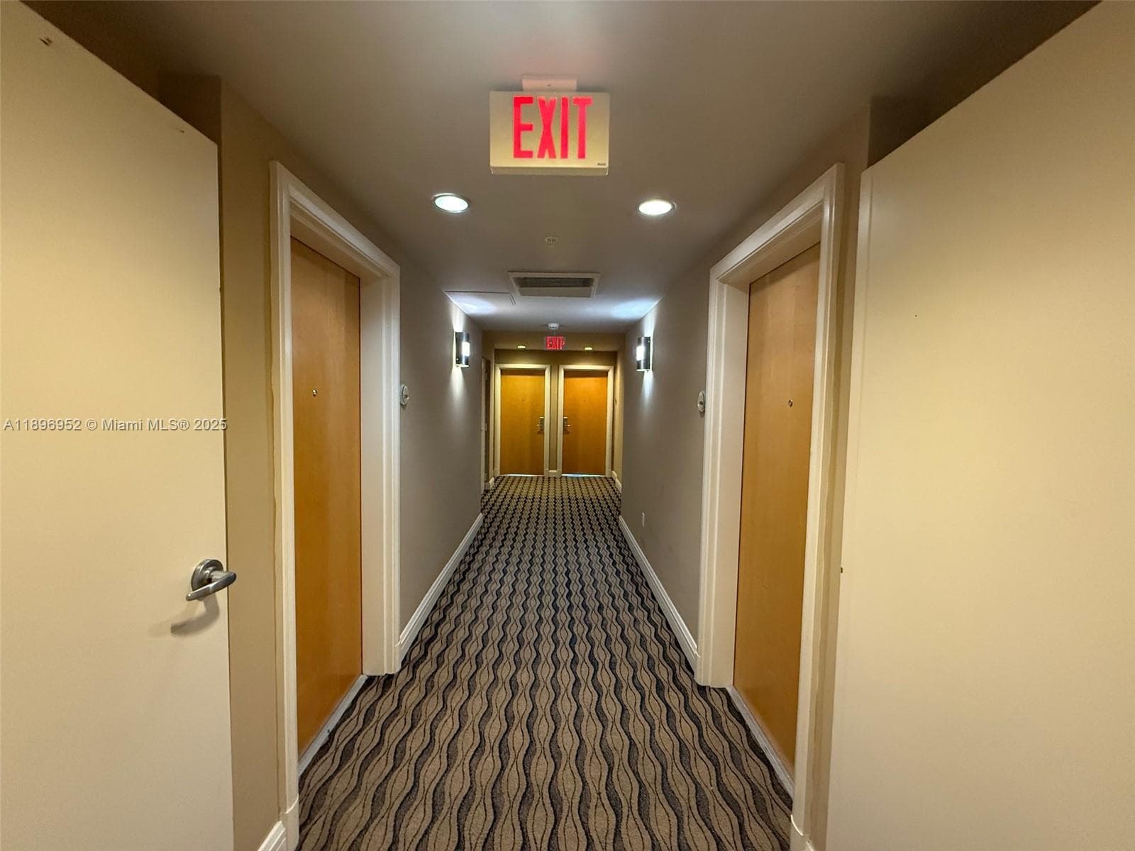 244 Biscayne Blvd # 3708, Miami FL 33132 — 3