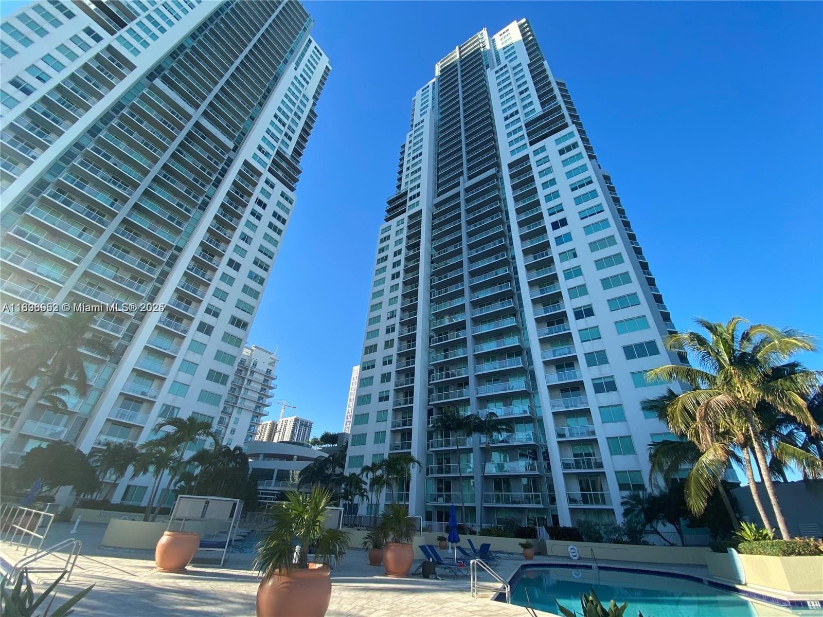 244 Biscayne Blvd # 3708, Miami FL 33132 — 1