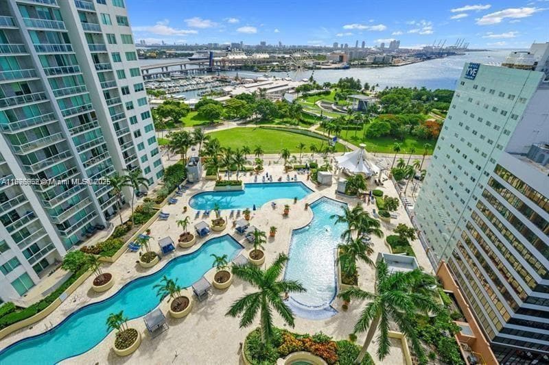 244 Biscayne Blvd # 3708, Miami FL 33132 — 45