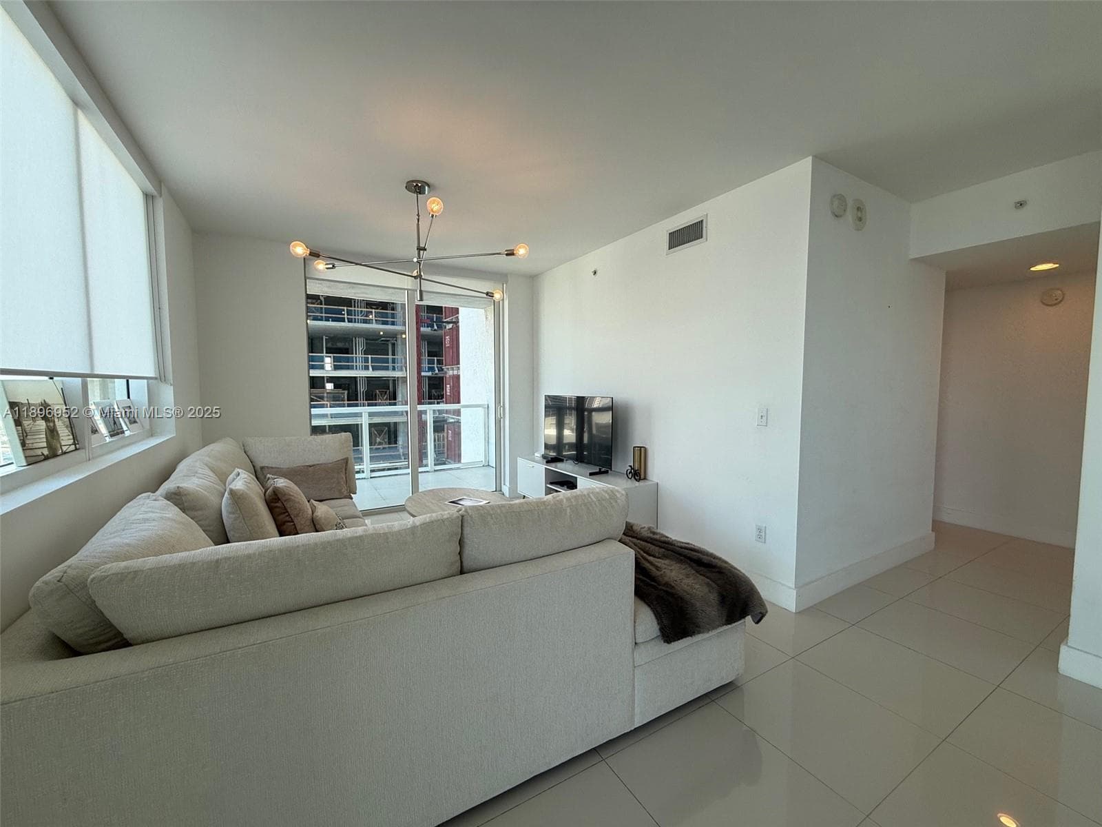 244 Biscayne Blvd # 3708, Miami FL 33132 — 19