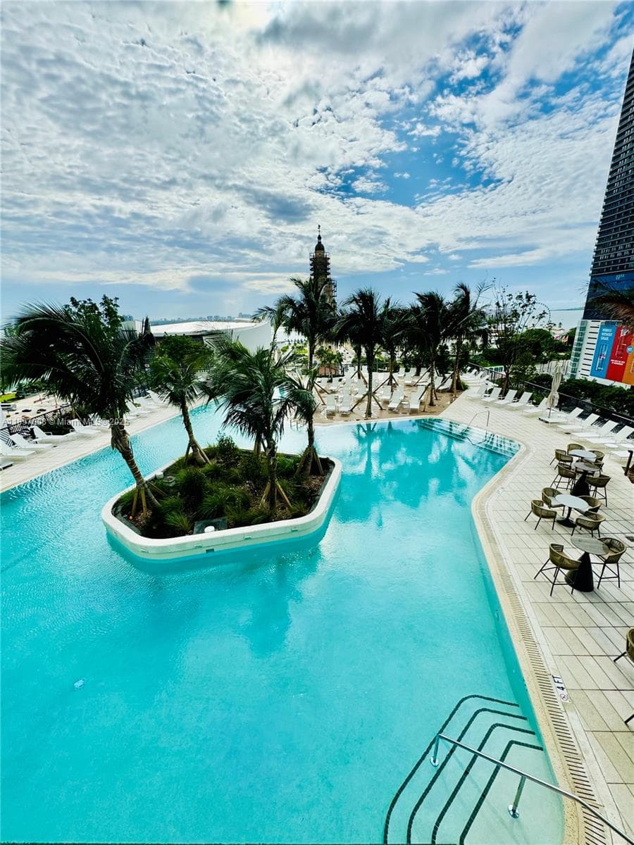 159 NE 6th St # 4807, Miami FL 33132 — 42