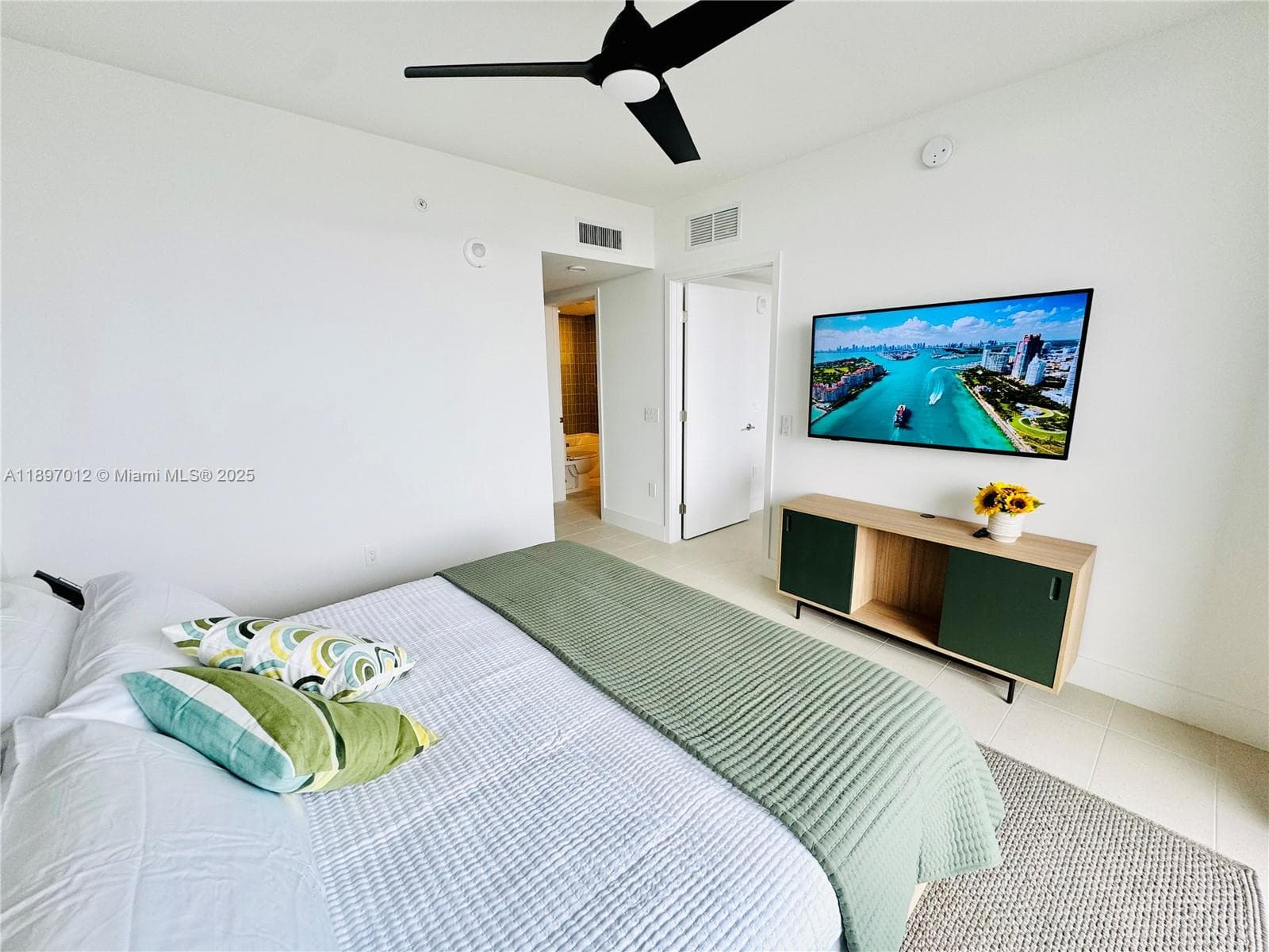 159 NE 6th St # 4314, Miami FL 33132 — 16