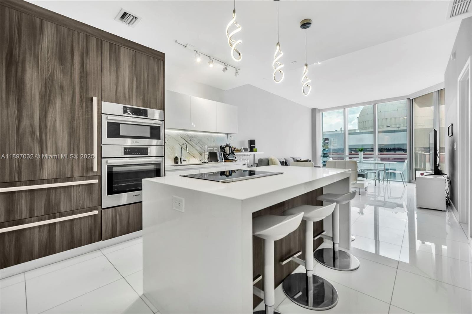 851 NE 1st Ave # 806, Miami FL 33132 — 7