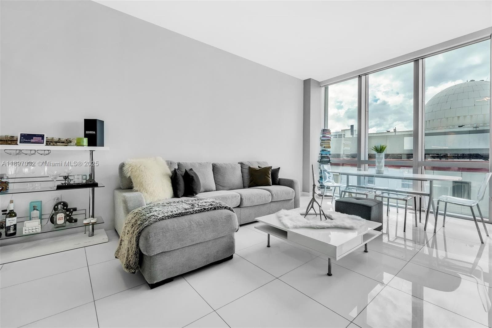 851 NE 1st Ave # 806, Miami FL 33132 — 10