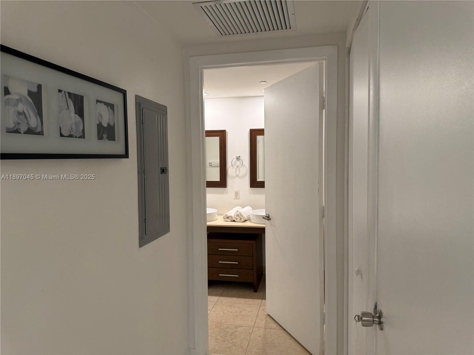 485 Brickell Ave # 2606, Miami FL 33131 — 13