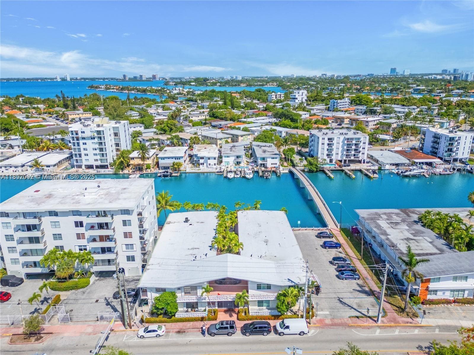 8040 Tatum Waterway Dr # 7, Miami Beach FL 33141 — 27
