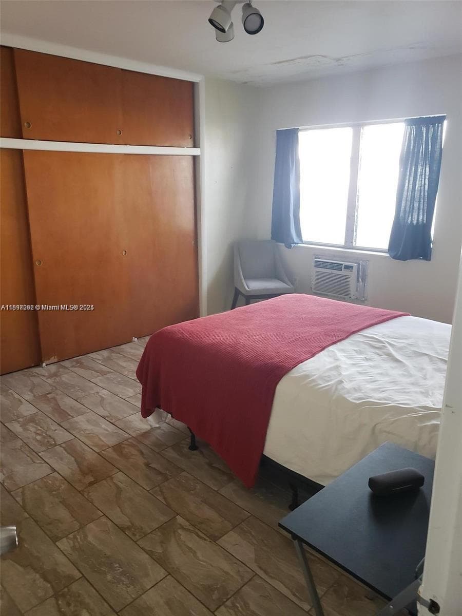 8040 Tatum Waterway Dr # 7, Miami Beach FL 33141 — 13