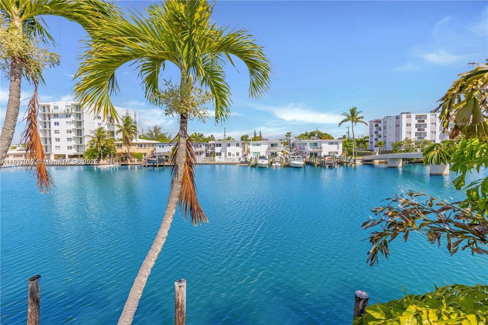 8040 Tatum Waterway Dr # 7, Miami Beach FL 33141 — 16