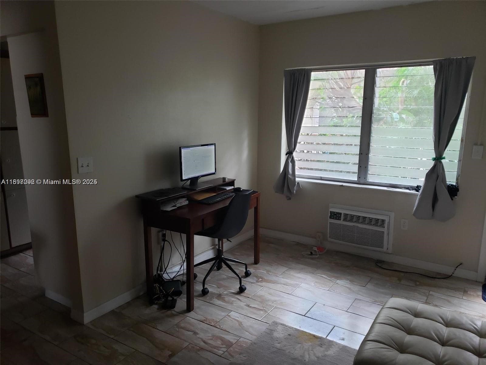 8040 Tatum Waterway Dr # 7, Miami Beach FL 33141 — 7