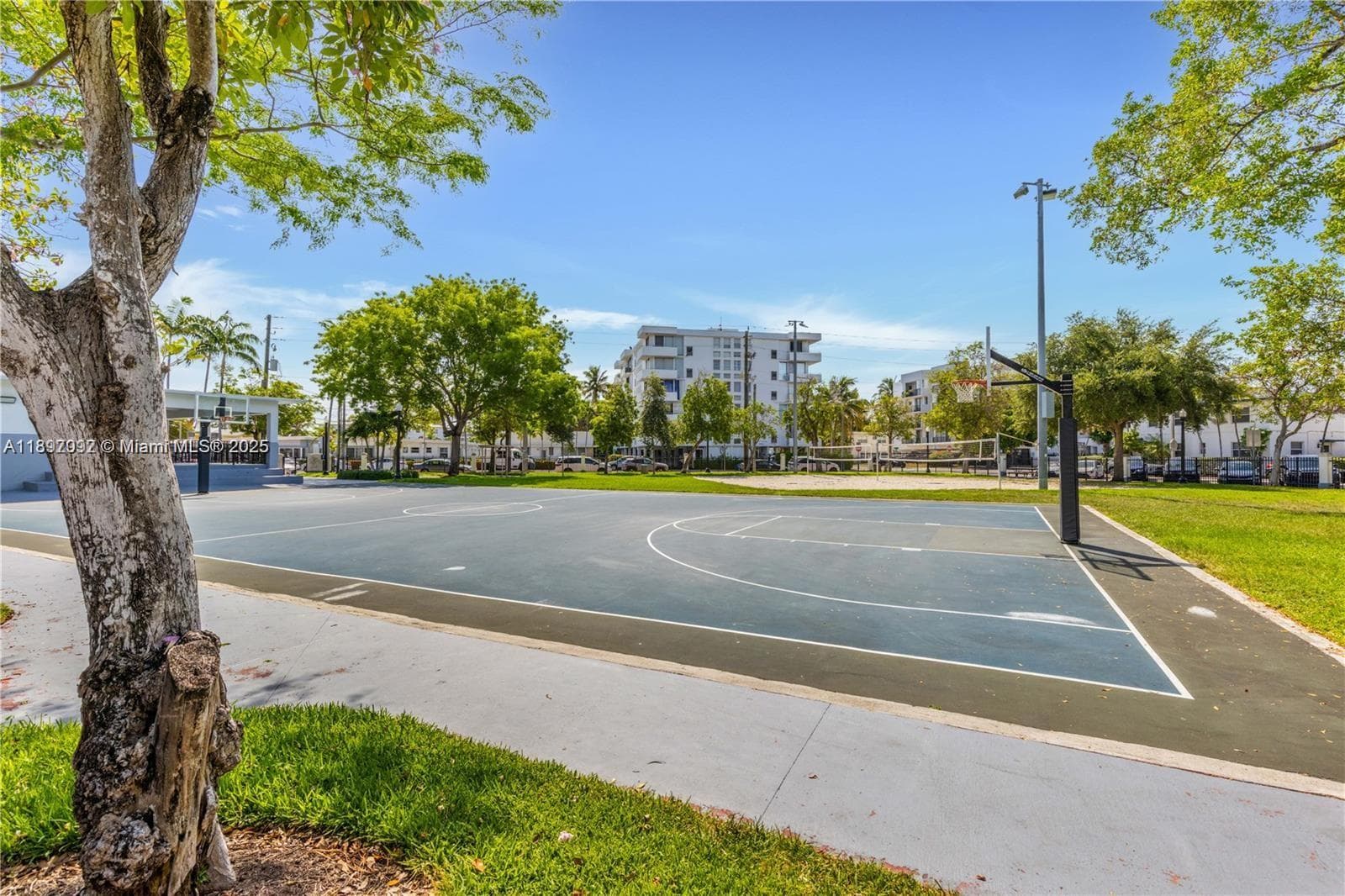 8040 Tatum Waterway Dr # 7, Miami Beach FL 33141 — 29
