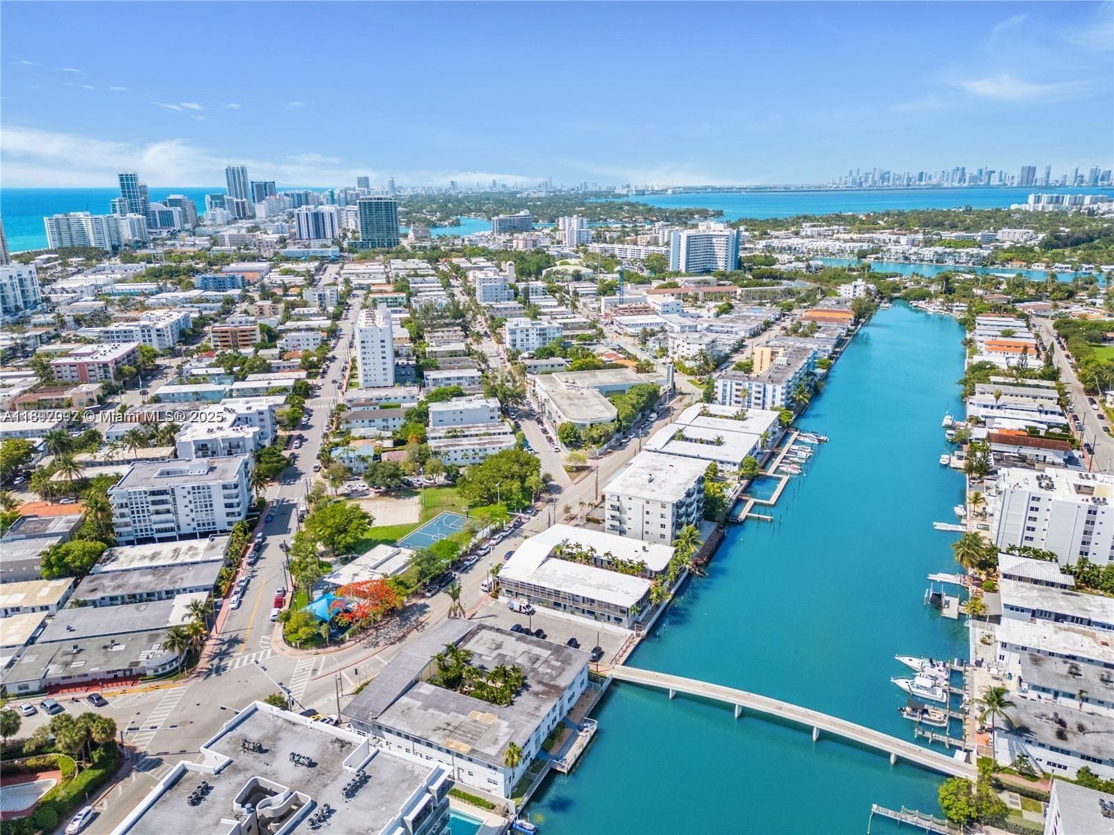 8040 Tatum Waterway Dr # 7, Miami Beach FL 33141 — 25