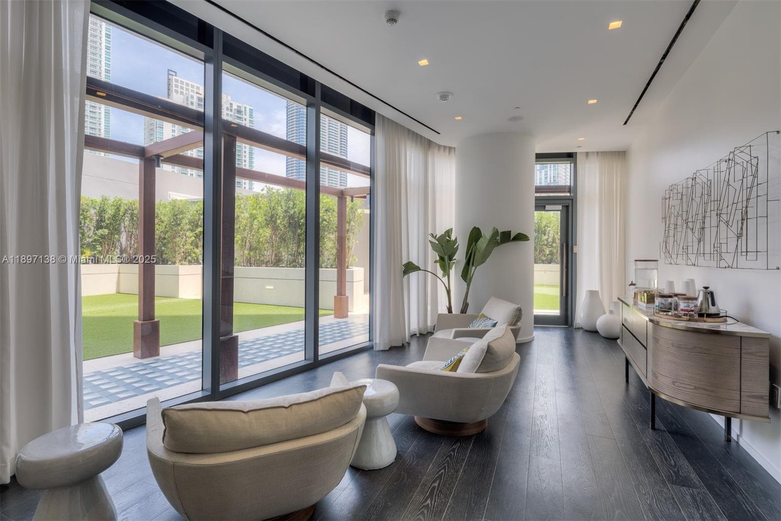 801 S Miami Ave # 402, Miami FL 33130 — 40